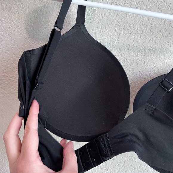 Calvin Klein Perfectly Fit Bra Black 38B Like New - Picture 5 of 6